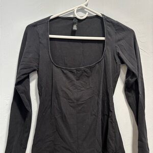 SKIMS Black Long-Sleeve Scoop Neck Top